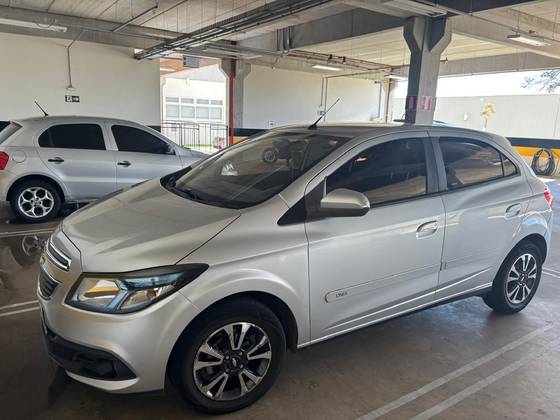 CHEVROLET ONIX 1.4 MPFI LTZ 8V FLEX 4P AUTOMÁTICO CHEVROLET ONIX 1.4 MPFI LTZ 8V FLEX 4P AUTOMÁTICO